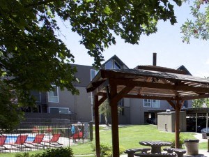 Sundance West Apartments Reno NV Courtyard